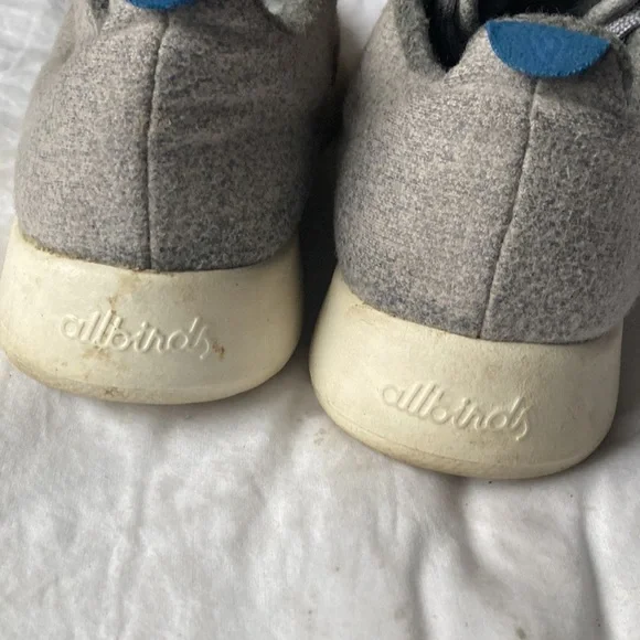 ALLBIRDS Women’s Wool Grey Runners (8) - Picture 3 of 4